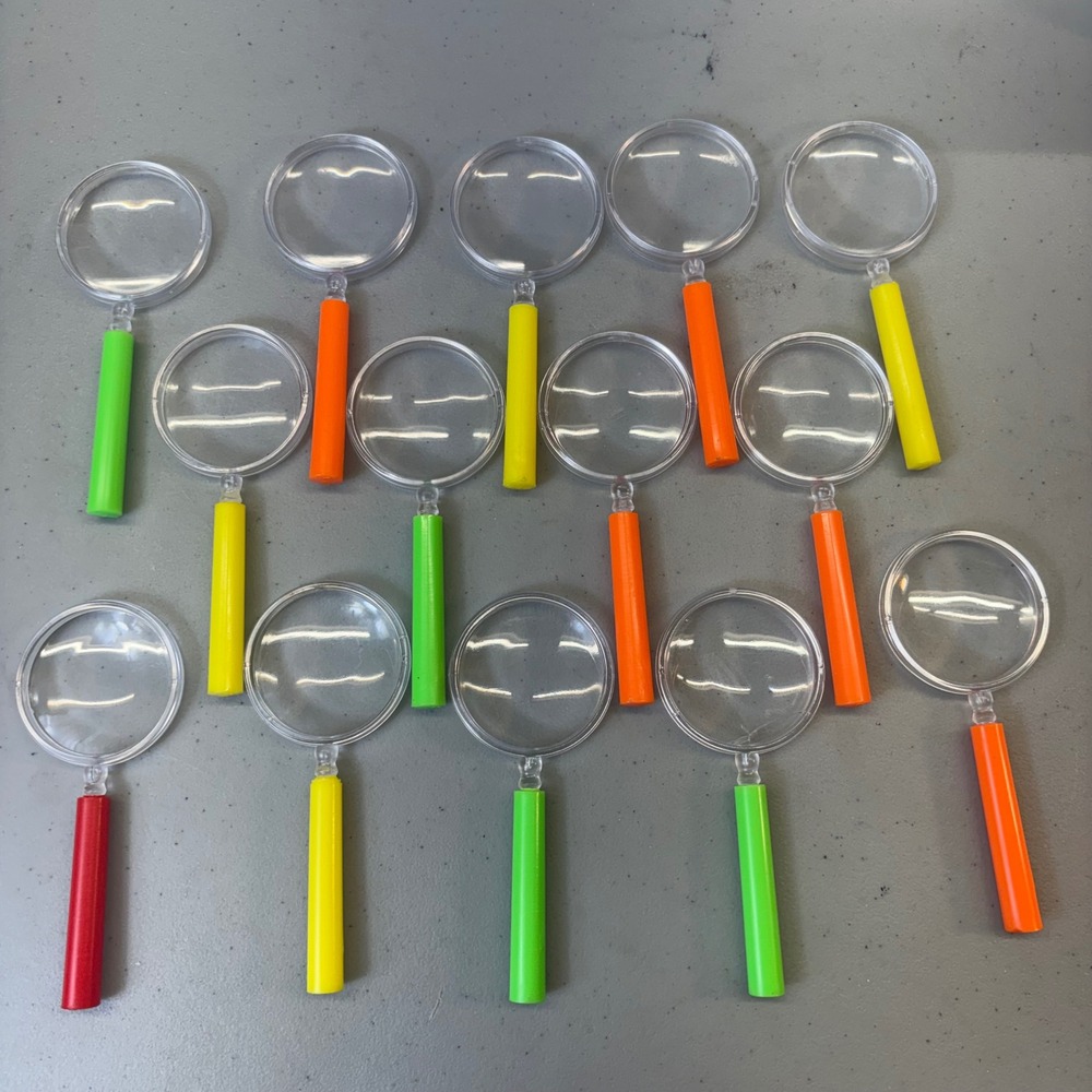 14 Piece Kids Plastic Magnifying Glass Set Colorful Science Party Favors